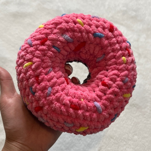Crochet handmade Plush Pink Donut rainbow sprinkles decoration - Picture 8 of 8